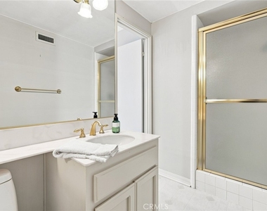 1026 Santiago Drive - Photo Thumbnail 26
