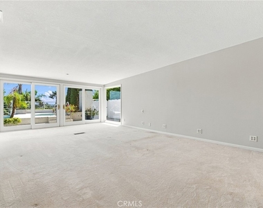 1026 Santiago Drive - Photo Thumbnail 19