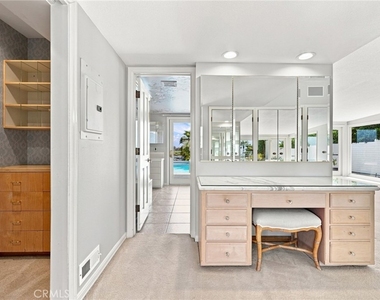 1026 Santiago Drive - Photo Thumbnail 23