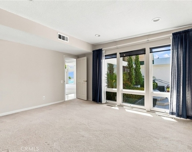 1026 Santiago Drive - Photo Thumbnail 24