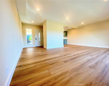 1337 Shadow Lane - Photo Thumbnail 3