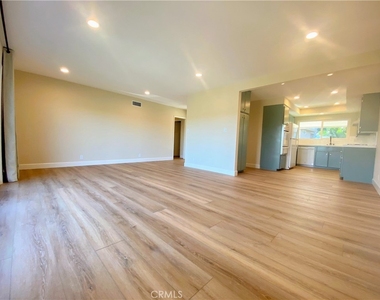 1337 Shadow Lane - Photo Thumbnail 4