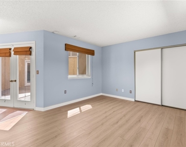 1068 Occidental Circle - Photo Thumbnail 13