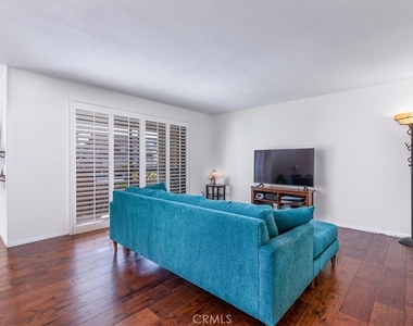 3930 Centre Street - Photo Thumbnail 4