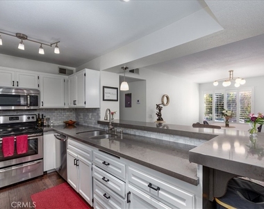 3930 Centre Street - Photo Thumbnail 8