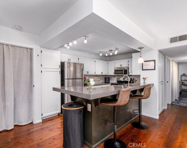 3930 Centre Street - Photo Thumbnail 7