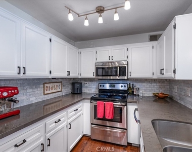3930 Centre Street - Photo Thumbnail 9