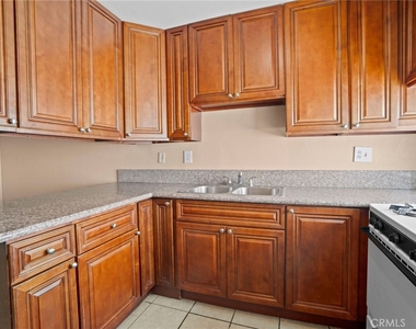 7243 Milton - Photo Thumbnail 4