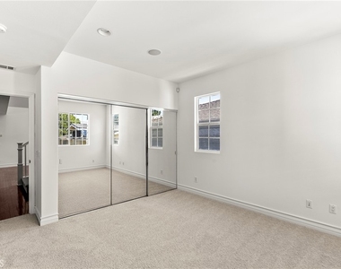 703 1/2 Poinsettia Avenue - Photo Thumbnail 7