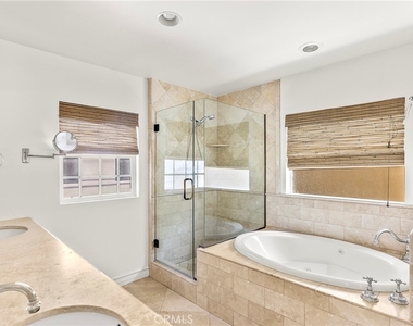 703 1/2 Poinsettia Avenue - Photo Thumbnail 5