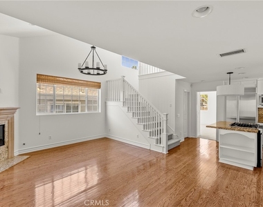 703 1/2 Poinsettia Avenue - Photo Thumbnail 2