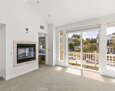 703 Poinsettia Avenue - Photo Thumbnail 15
