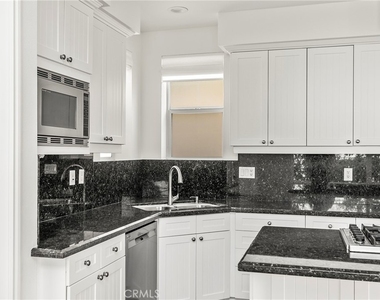 703 Poinsettia Avenue - Photo Thumbnail 6