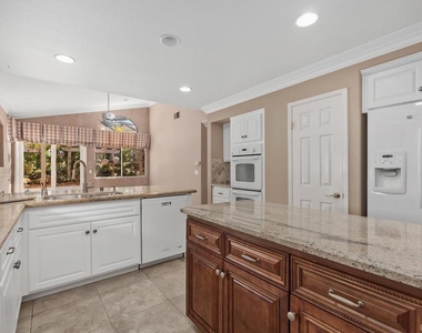 6005 Patmos Way - Photo Thumbnail 11