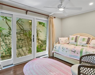 225 Grand Canal - Photo Thumbnail 12