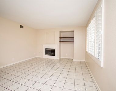 7108 Bronte - Photo Thumbnail 4
