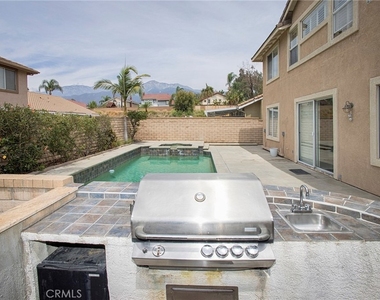7108 Bronte - Photo Thumbnail 25