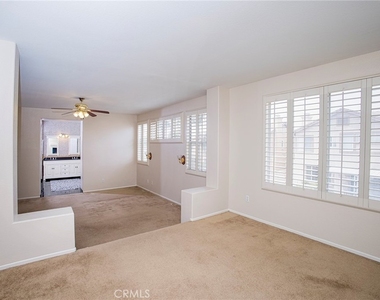 7108 Bronte - Photo Thumbnail 10
