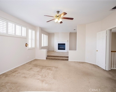 7108 Bronte - Photo Thumbnail 9