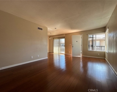 1433 Forest Glen Drive - Photo Thumbnail 11
