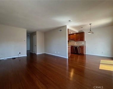 1433 Forest Glen Drive - Photo Thumbnail 7