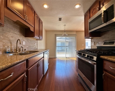 1433 Forest Glen Drive - Photo Thumbnail 4
