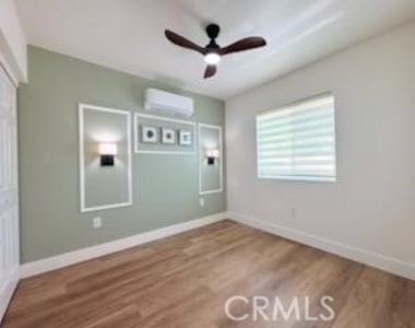 39090 Cattail - Photo Thumbnail 4