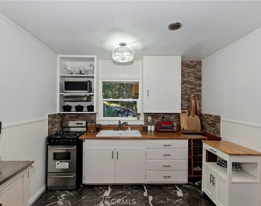 831 Blue Ridge - Photo Thumbnail 15