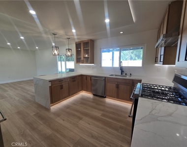 1531 Elm Drive - Photo Thumbnail 15