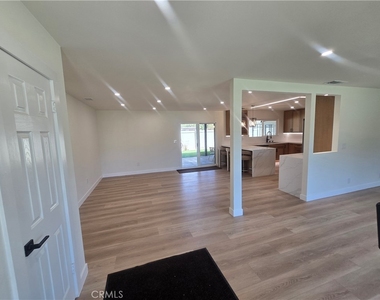 1531 Elm Drive - Photo Thumbnail 4