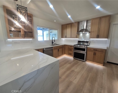 1531 Elm Drive - Photo Thumbnail 11