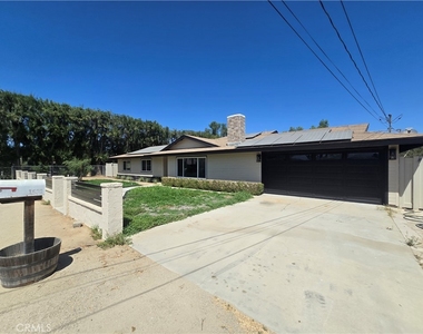 1531 Elm Drive - Photo Thumbnail 2