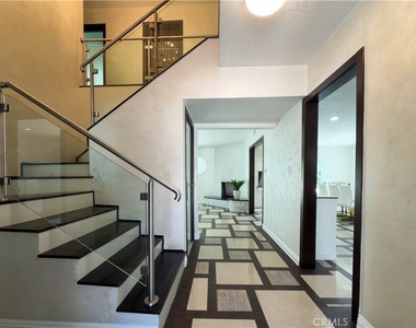 5836 Winnetka Avenue - Photo Thumbnail 5