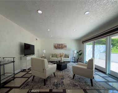 5836 Winnetka Avenue - Photo Thumbnail 6