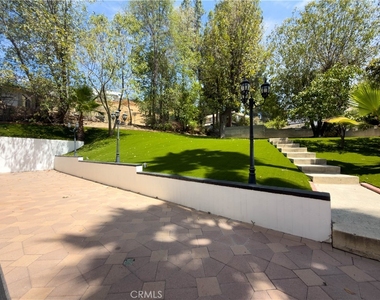 5836 Winnetka Avenue - Photo Thumbnail 29