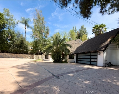 5836 Winnetka Avenue - Photo Thumbnail 1