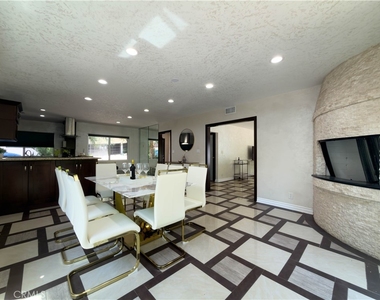 5836 Winnetka Avenue - Photo Thumbnail 14