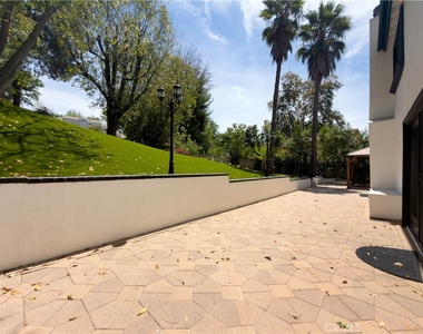 5836 Winnetka Avenue - Photo Thumbnail 31