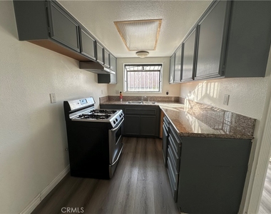 13420 Tracy Street - Photo Thumbnail 4