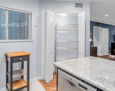 2260 N Cahuenga Blvd - Photo Thumbnail 12
