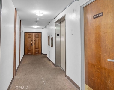 2260 N Cahuenga Blvd - Photo Thumbnail 23