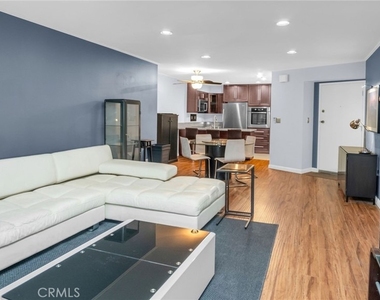 2260 N Cahuenga Blvd - Photo Thumbnail 6