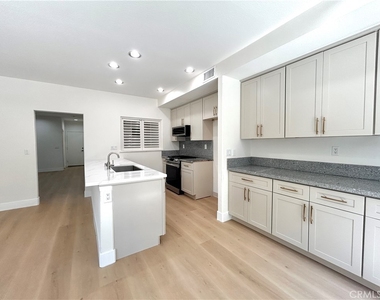 14130 Shoreline Drive - Photo Thumbnail 10