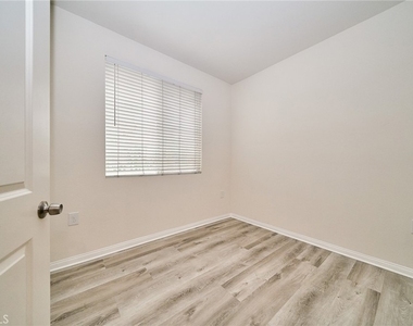 853 E Hollyvale - Photo Thumbnail 18
