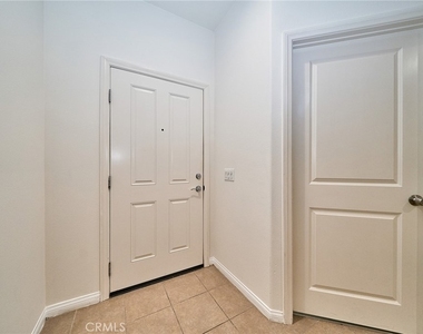 853 E Hollyvale - Photo Thumbnail 12