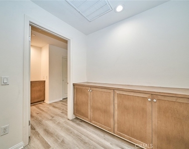 853 E Hollyvale - Photo Thumbnail 31