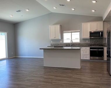 13166 Sierra Blanca Way - Photo Thumbnail 8