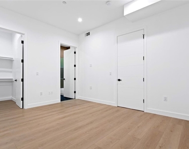 1807 Beloit Avenue - Photo Thumbnail 17