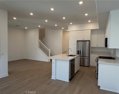 1485 Snowberry Place - Photo Thumbnail 4