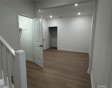1485 Snowberry Place - Photo Thumbnail 2
